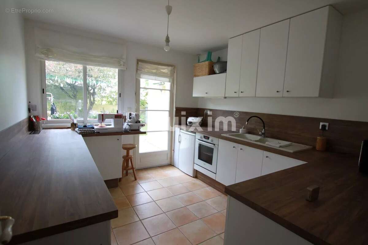 Maison à SAINT-CYR-SUR-LE-RHONE