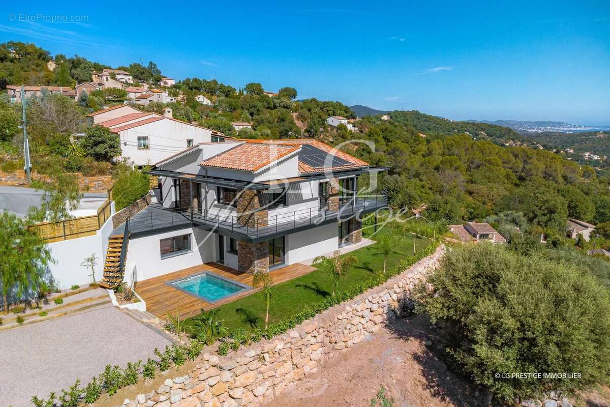 Maison à LES ADRETS-DE-L&#039;ESTEREL