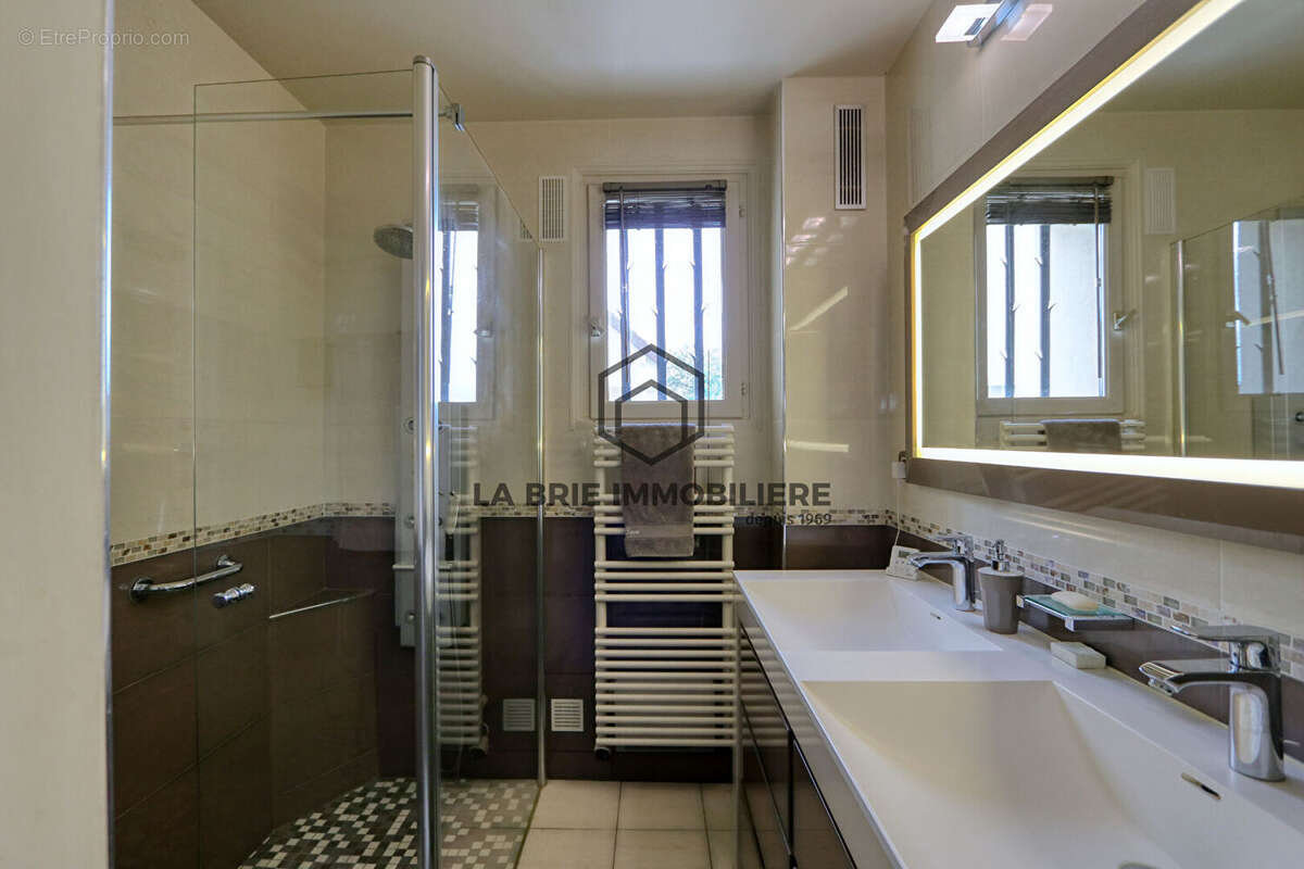 Maison à VILLECRESNES