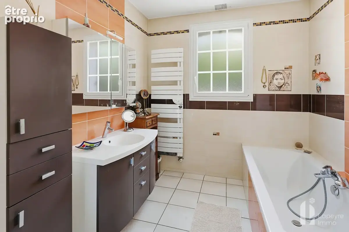 RARE - BOURG HAUTE-GOULAINE - Maison 4 chambres + 1 bureau - 188 m² - photo 10