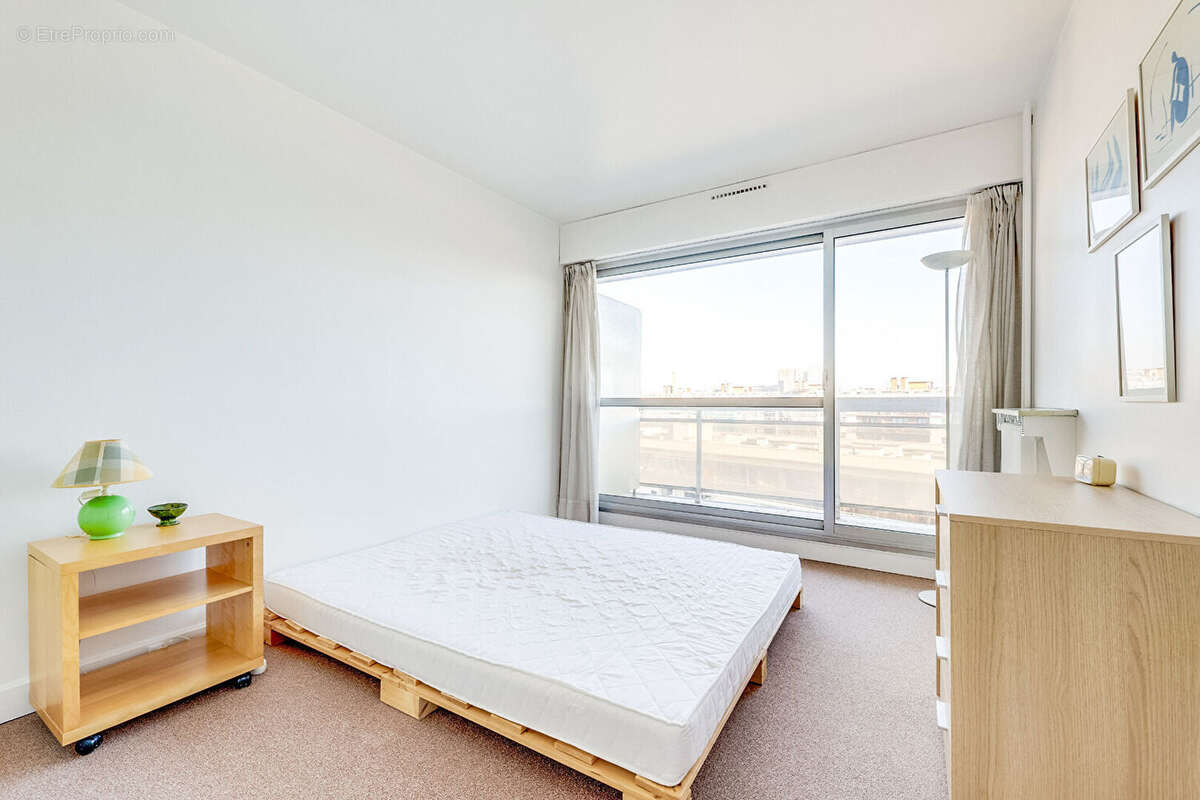 Appartement à PARIS-14E