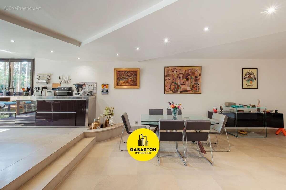 Appartement à MARSEILLE-7E