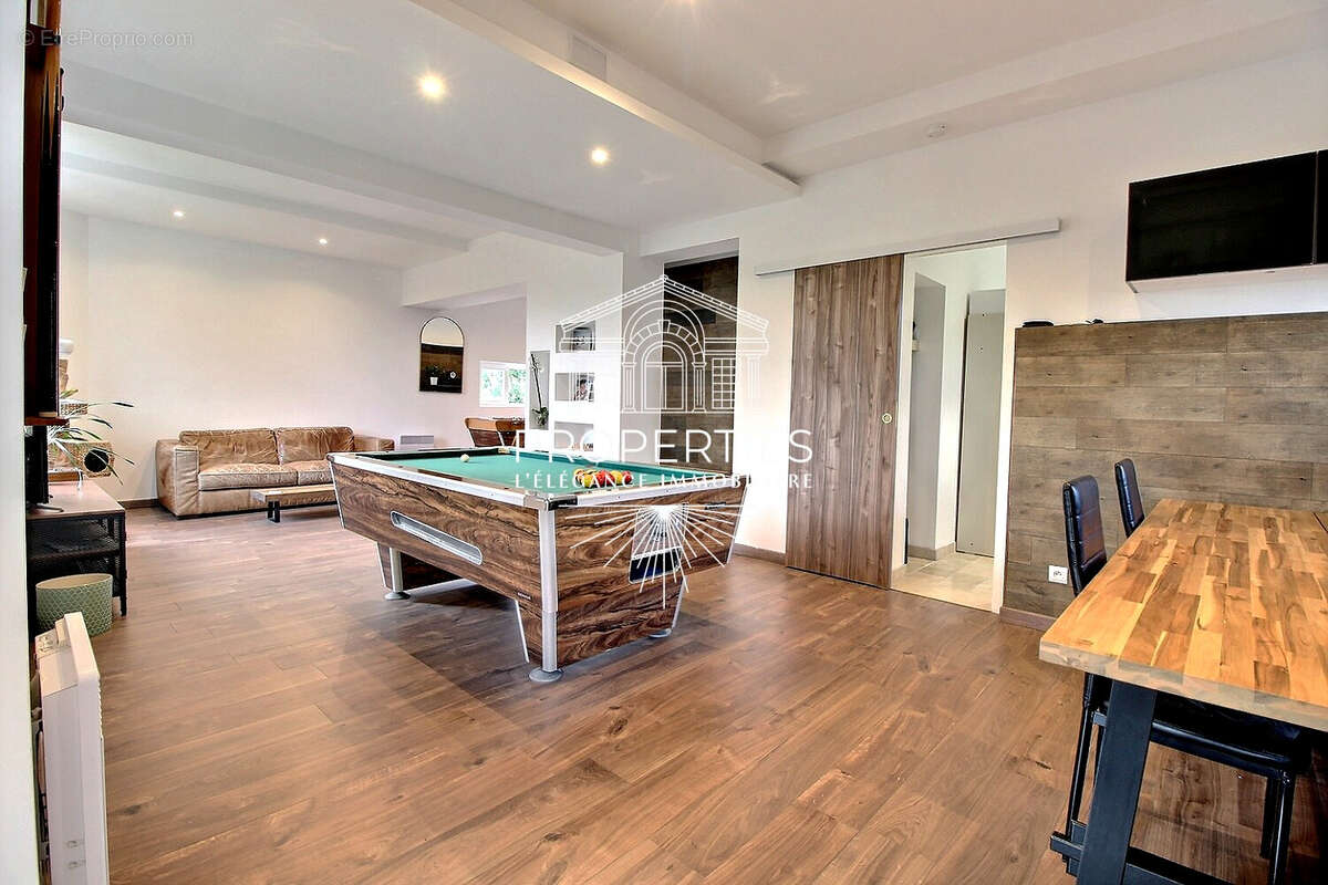 Maison à BORMES-LES-MIMOSAS