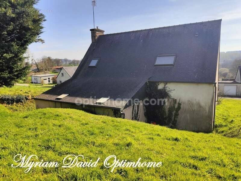 Maison à PLOUGUERNEVEL