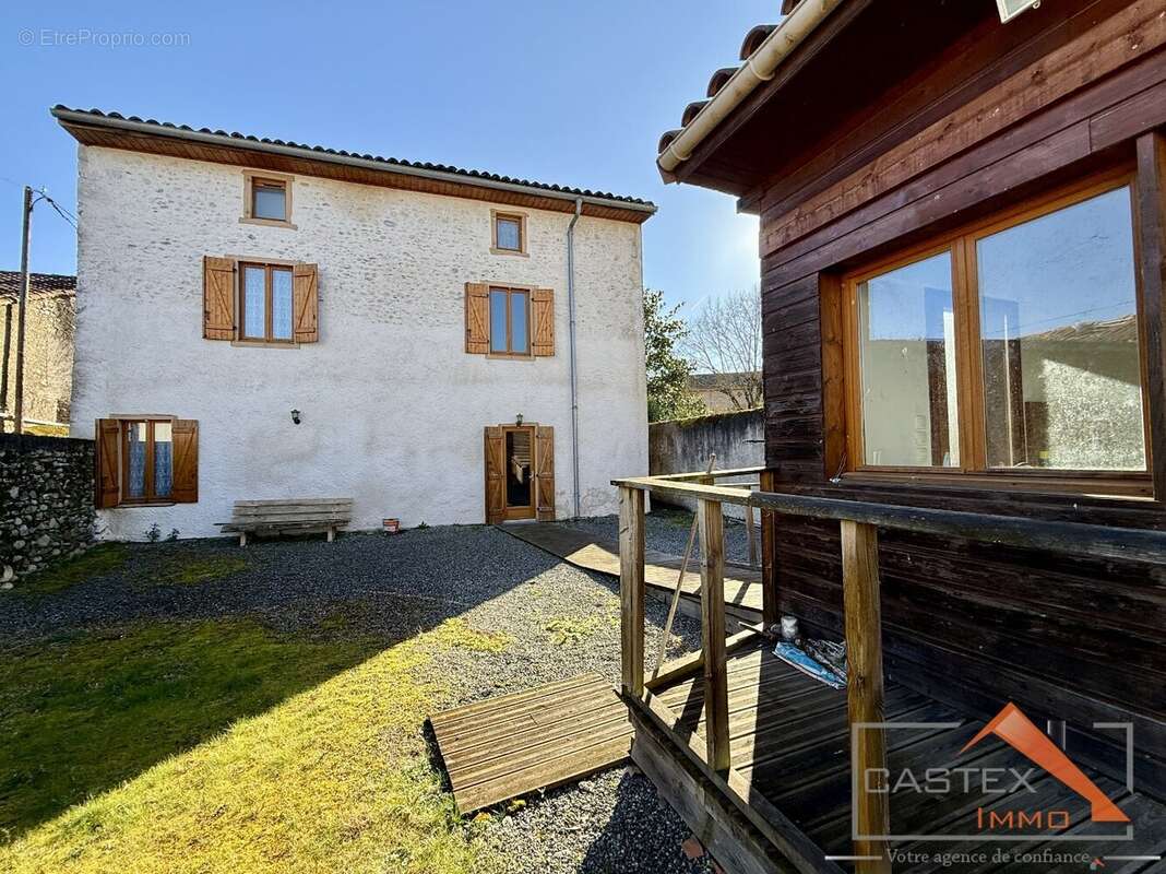 Maison à POINTIS-INARD