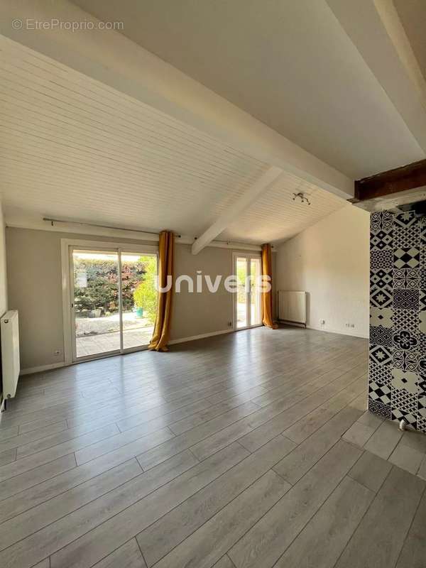 Maison à PORTES-LES-VALENCE