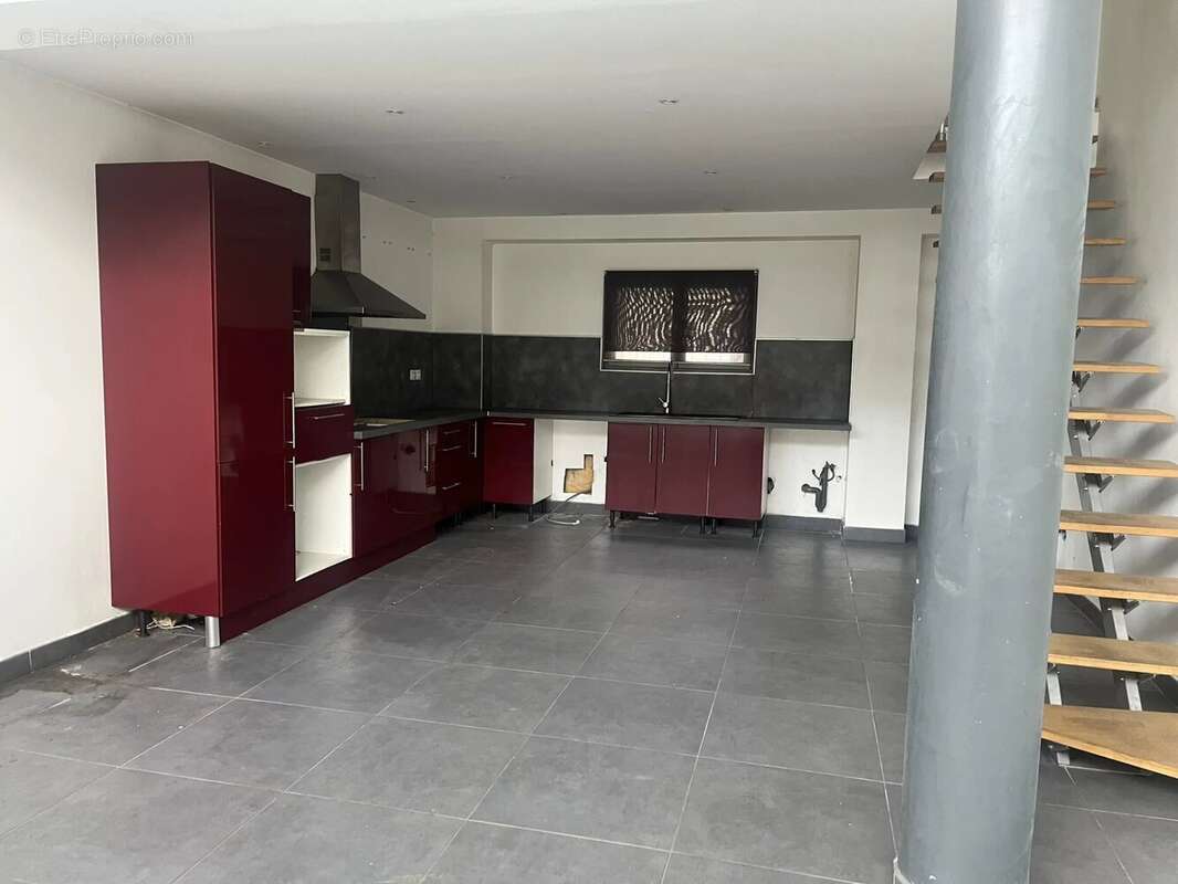 Appartement à MARSEILLE-1E