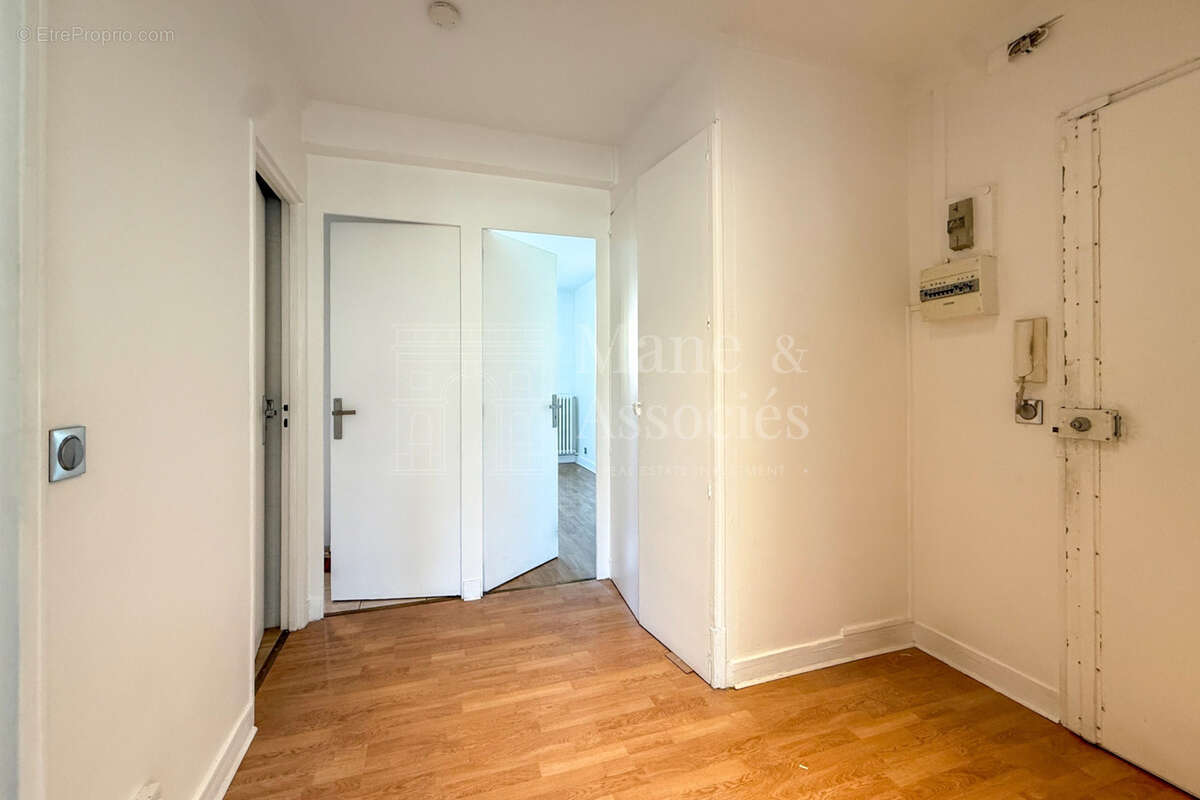 Appartement à NEUILLY-SUR-SEINE