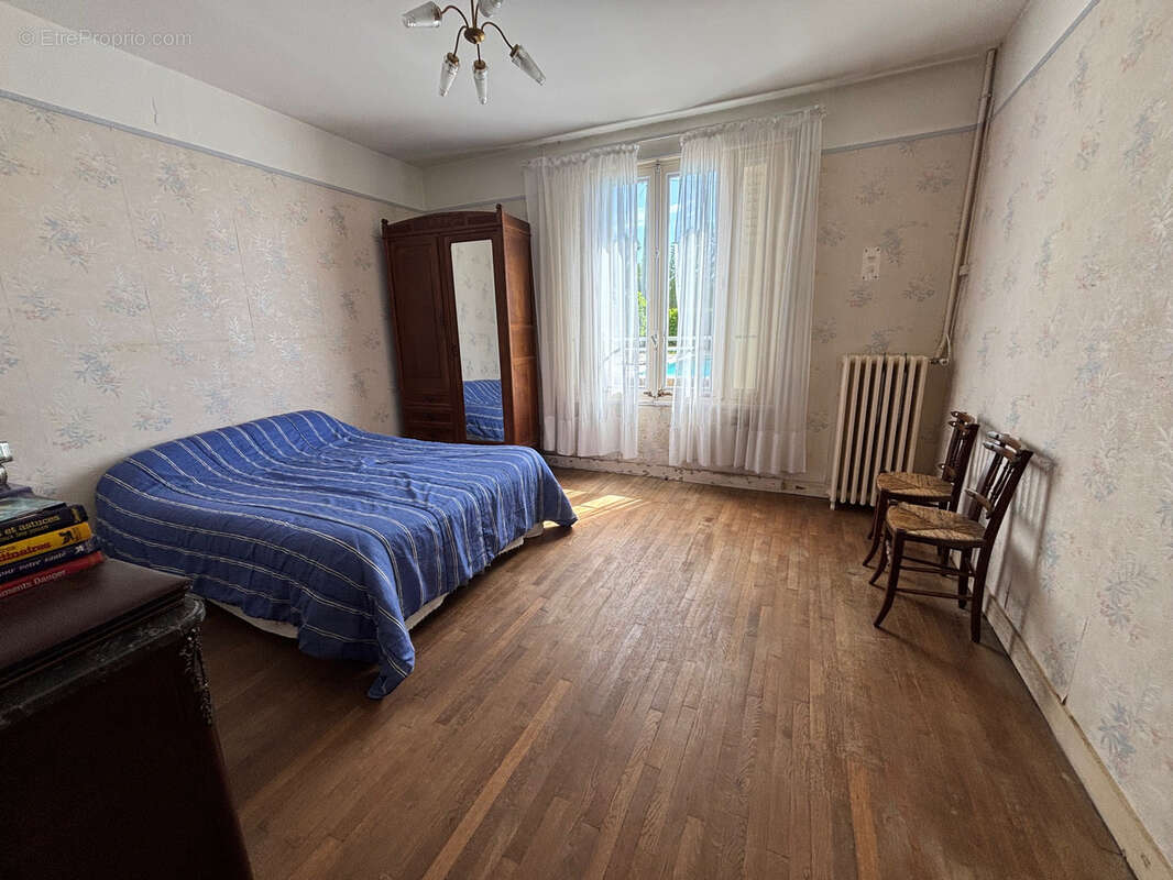 Grande propriété avec deux habitations, piscine et dépendances - photo 7