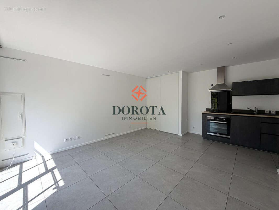 Appartement 45 m² à Saint-Ismier  - photo 4