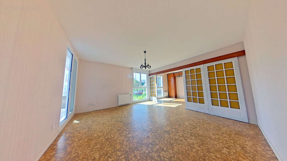 Appartement t5 a vendre brest saint-jacques-kerzu-géant- dalle béton - deux parkings - photo 4
