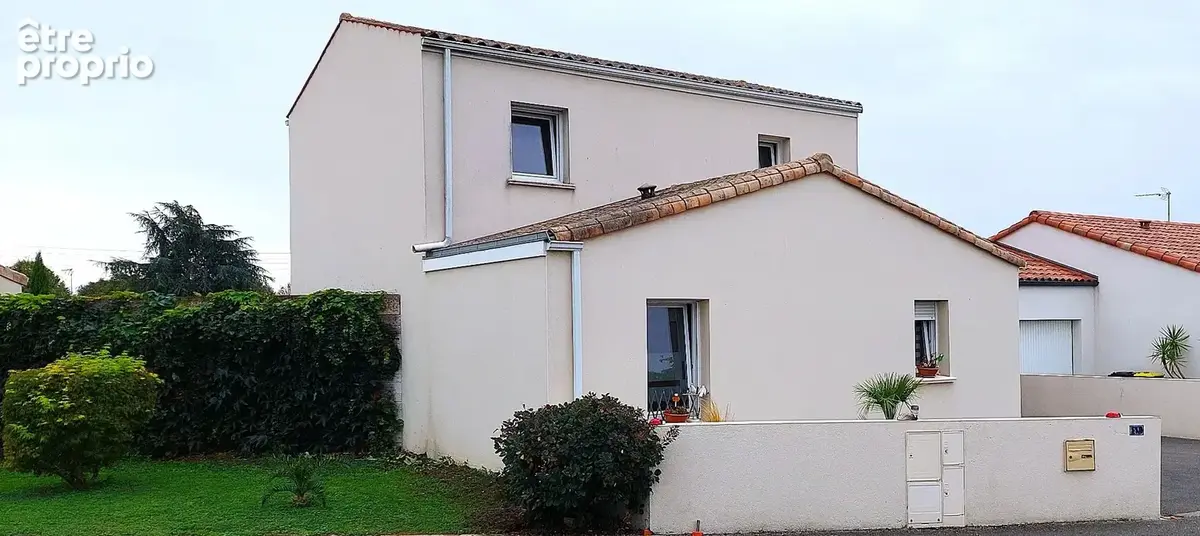 Maison à vendre 6 pièces FONTENAY LE COMTE (85) - photo 16