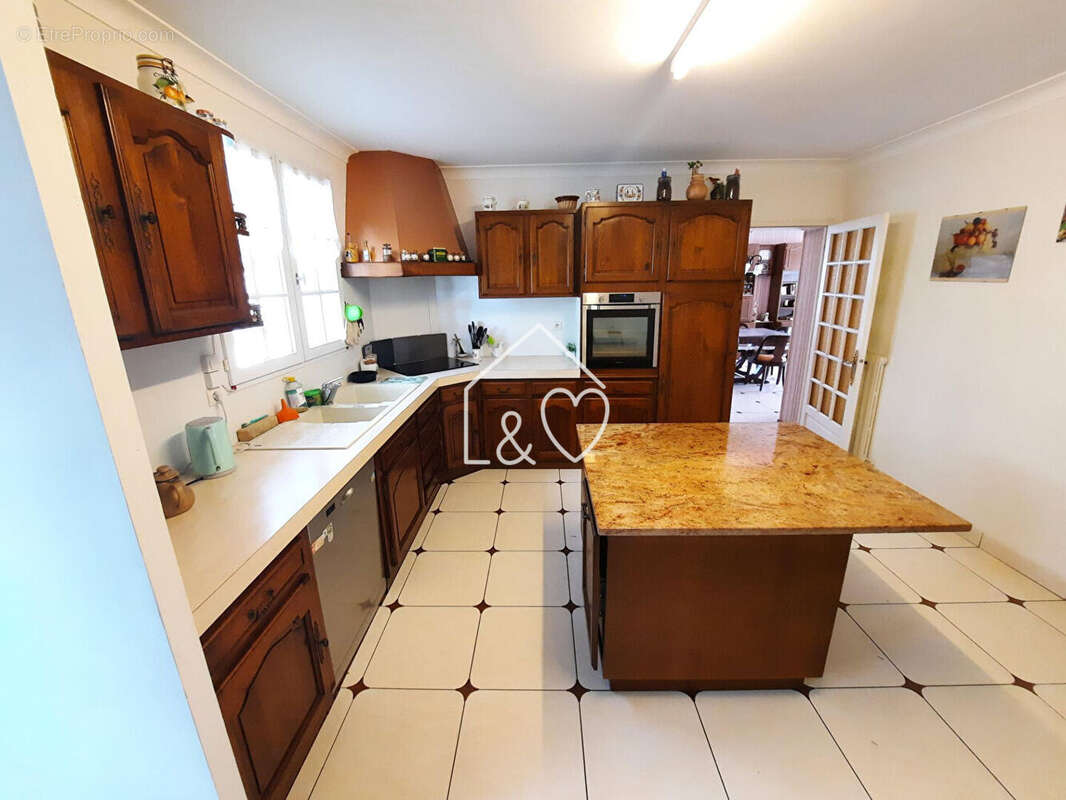 Maison à BOURNEZEAU