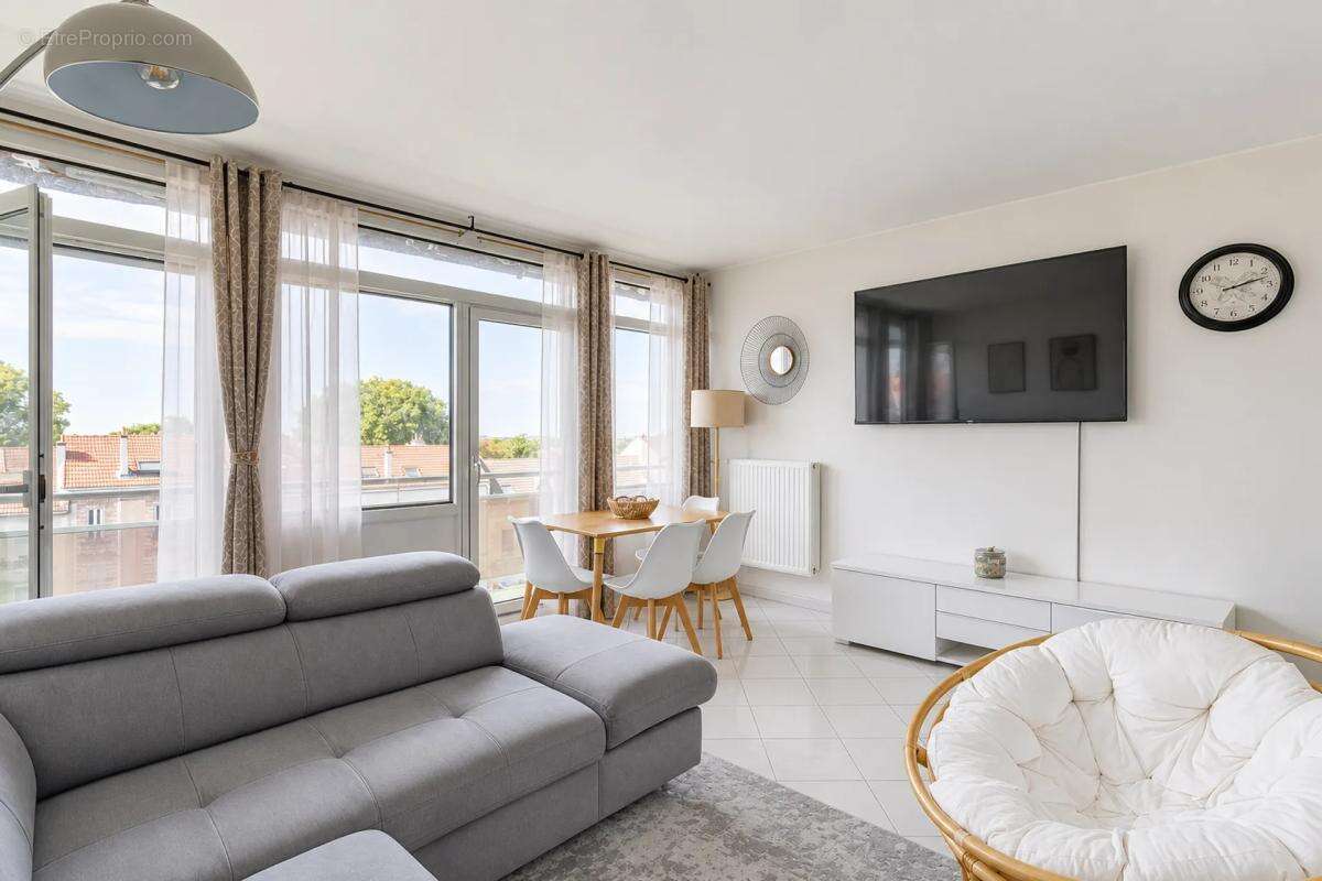 Appartement de 4 pièces de 78 m² situé à Livry-Gargan - photo 2