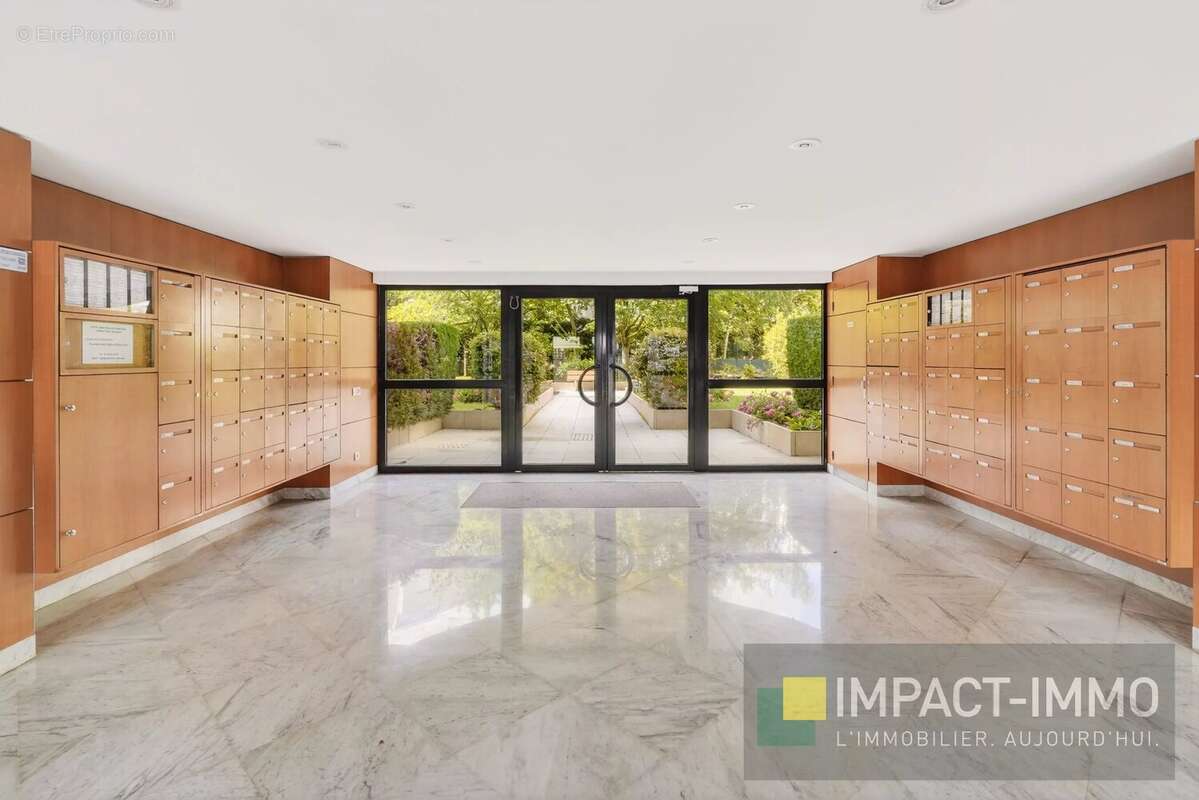 Appartement à COURBEVOIE