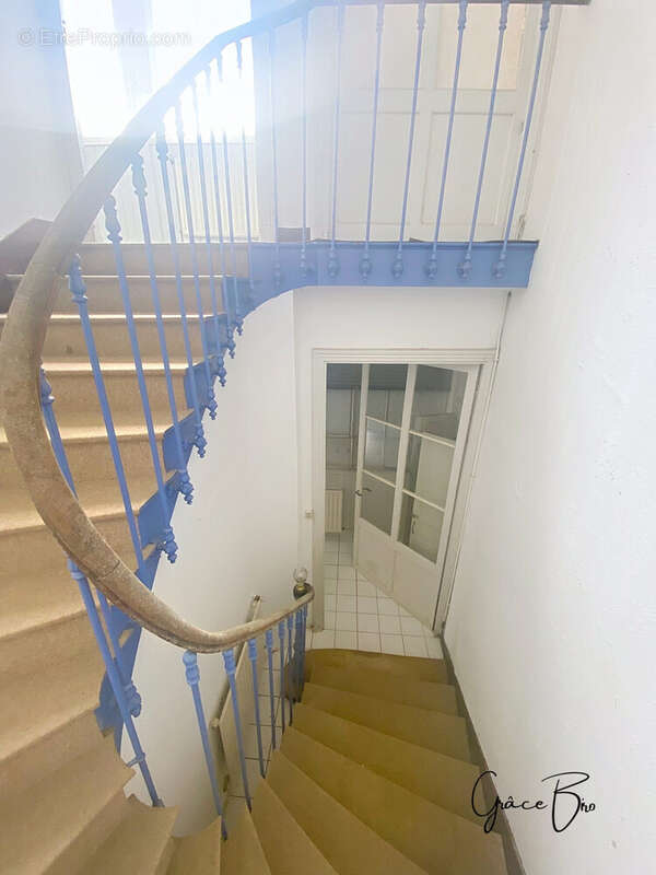 Appartement 209 m² à Saint-Maixent-L'ecole  - photo 9