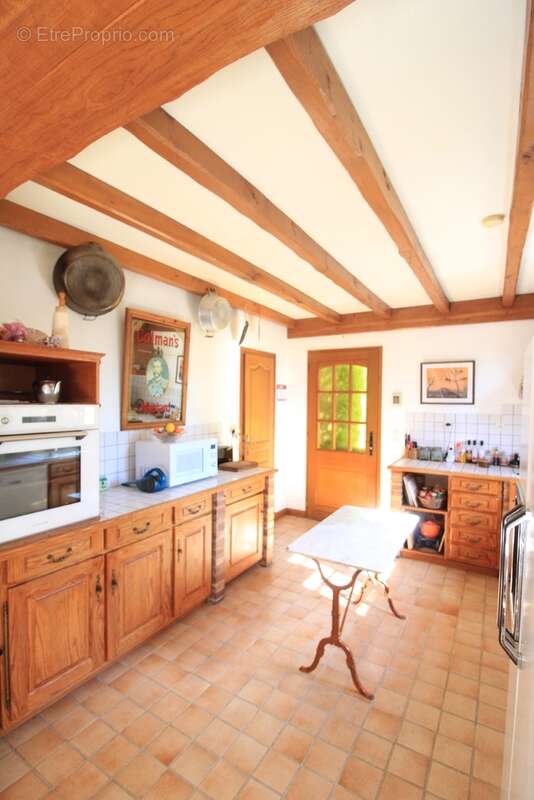 Maison à MANDRES-LES-ROSES