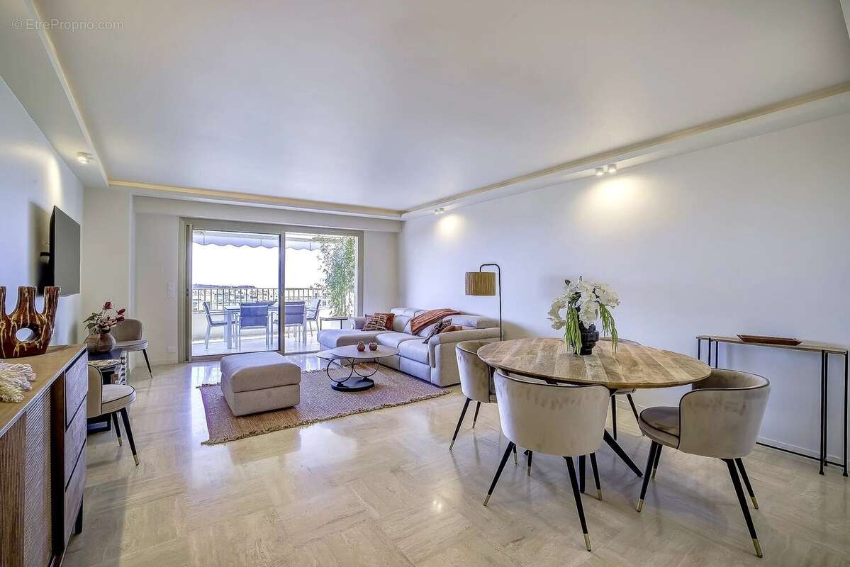 Cannes, Basse Californie - Appartement 4 pièces vue mer  111 m² - photo 4