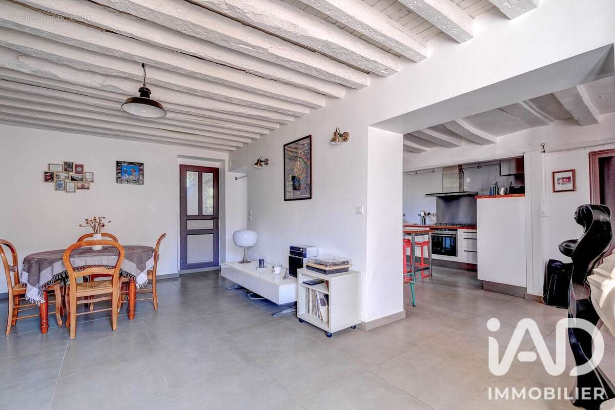 Maison 150 m² à Montceaux-Les-Meaux  - photo 8