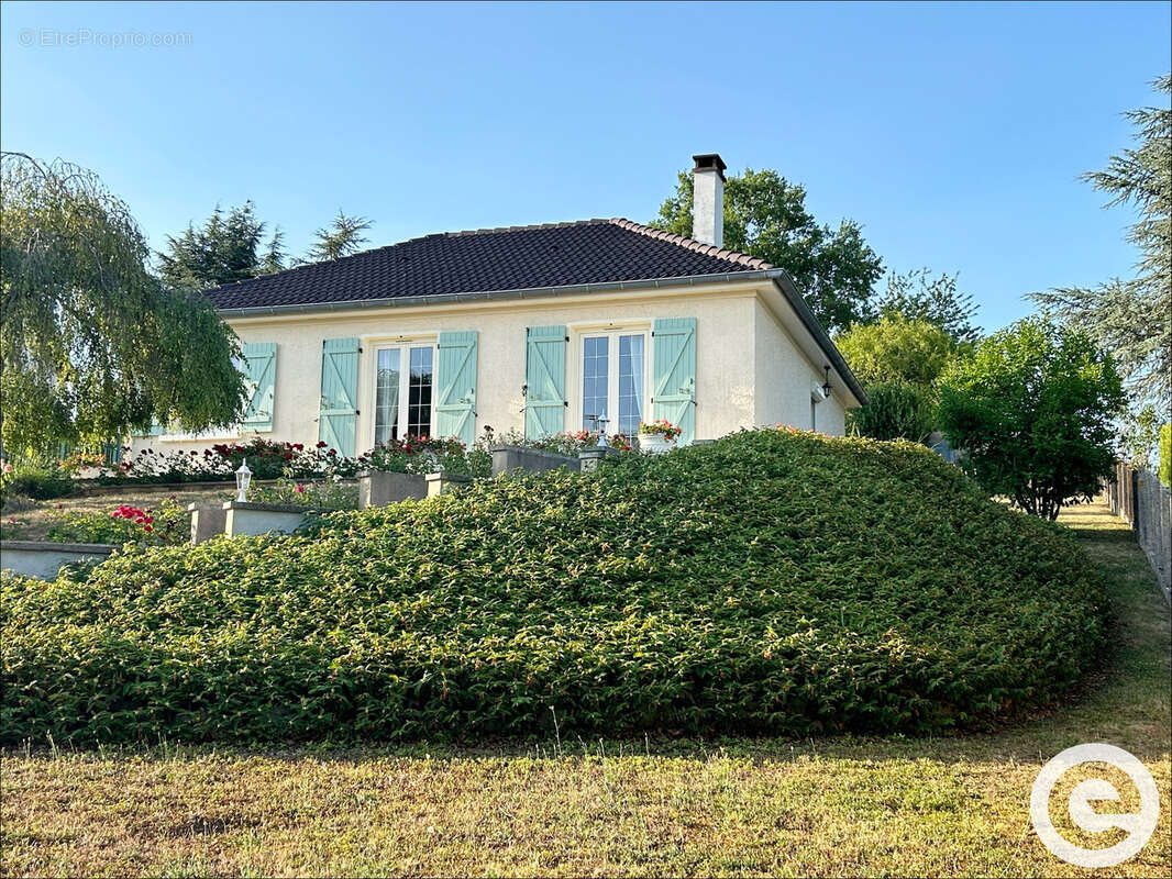 Maison à PARON