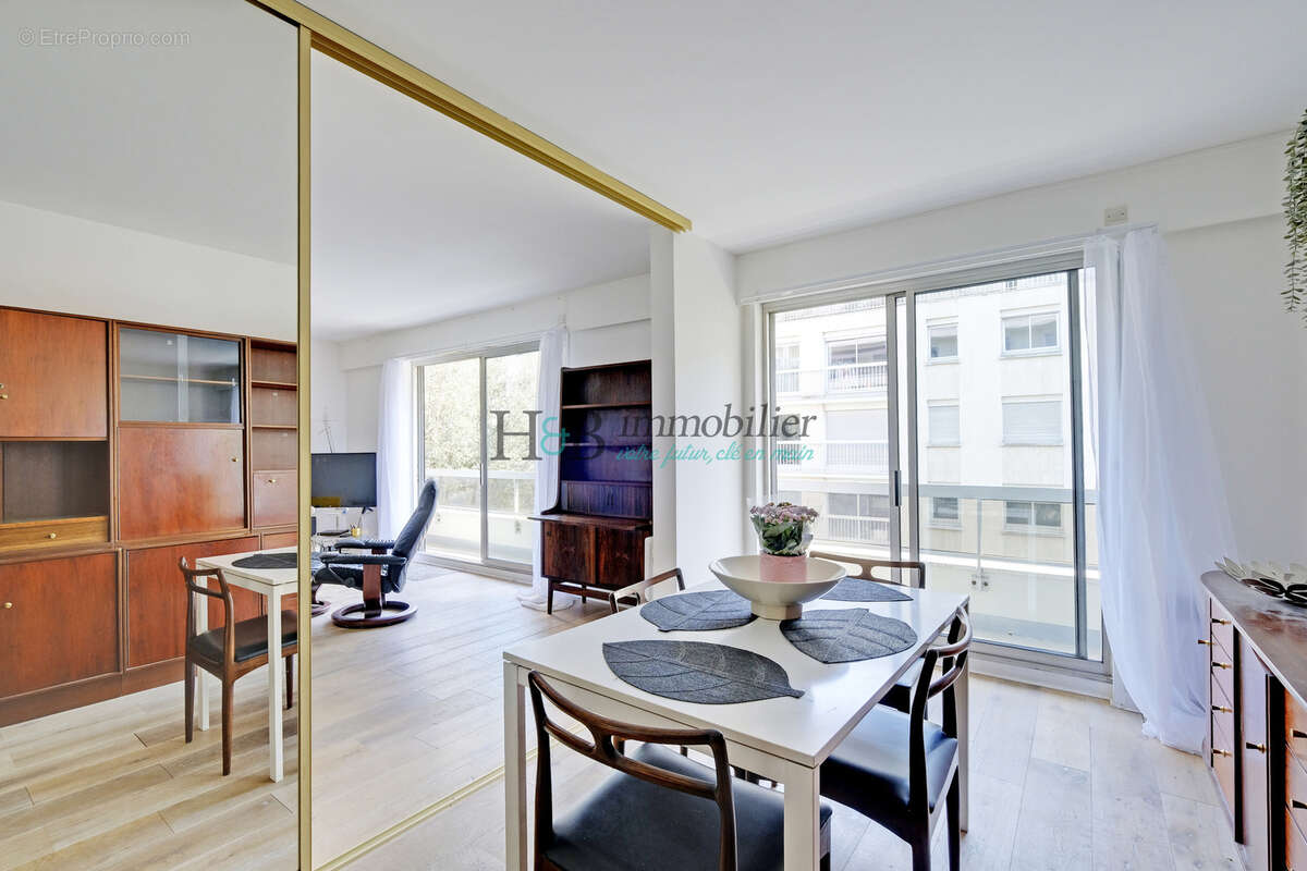 Appartement à PARIS-11E