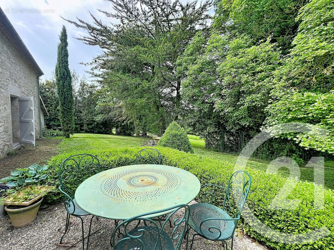 Maison à ORDAN-LARROQUE