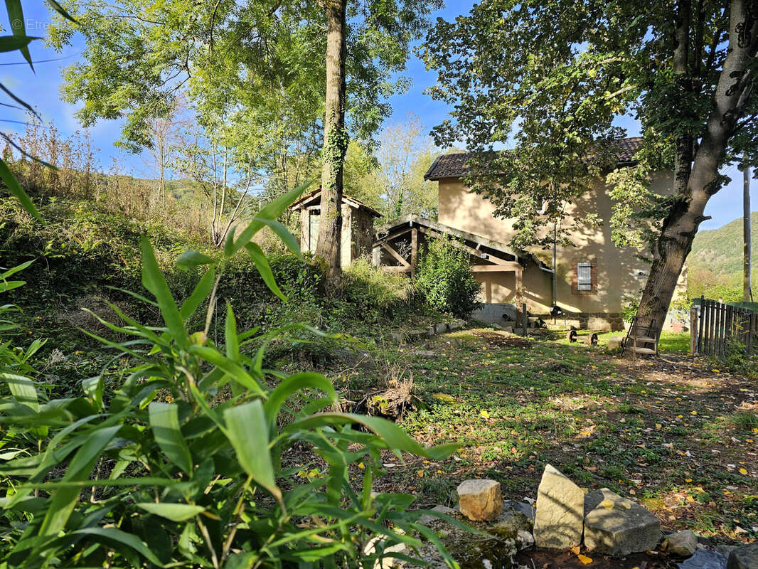 Maison à SAINT-JUERY