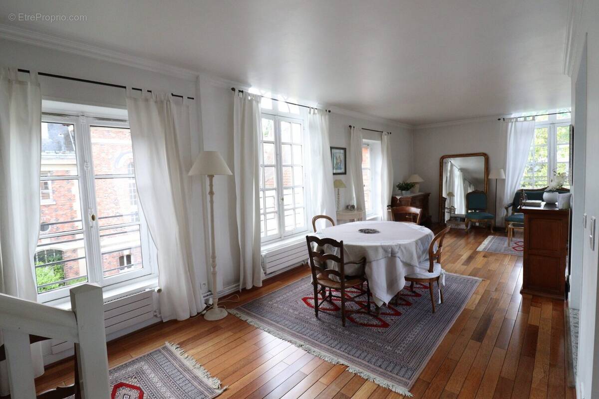Appartement à LOUVECIENNES