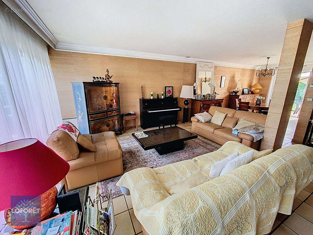 Maison à MAROLLES-EN-HUREPOIX