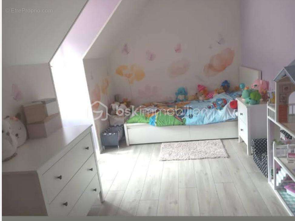 Maison à NEUILLY-SAINT-FRONT