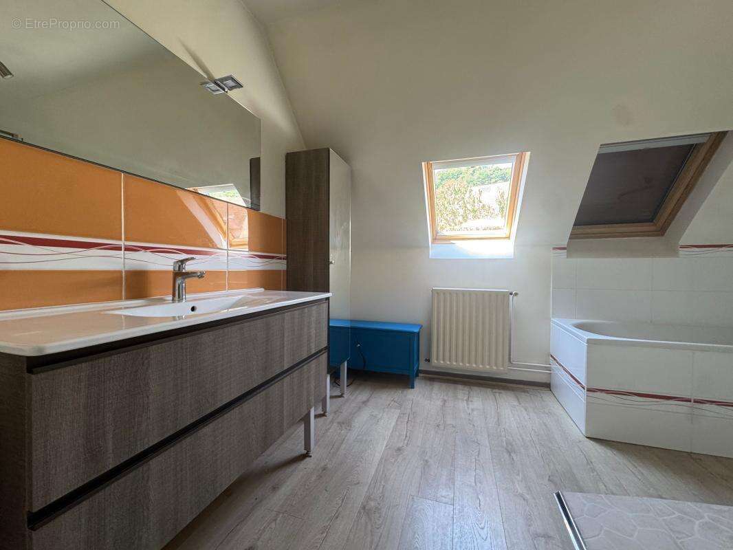 Maison à COGNIN