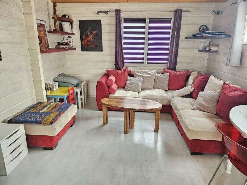 Maison à MONTROND-LES-BAINS