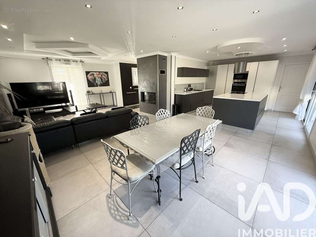 Photo 2 - Maison à OLLAINVILLE