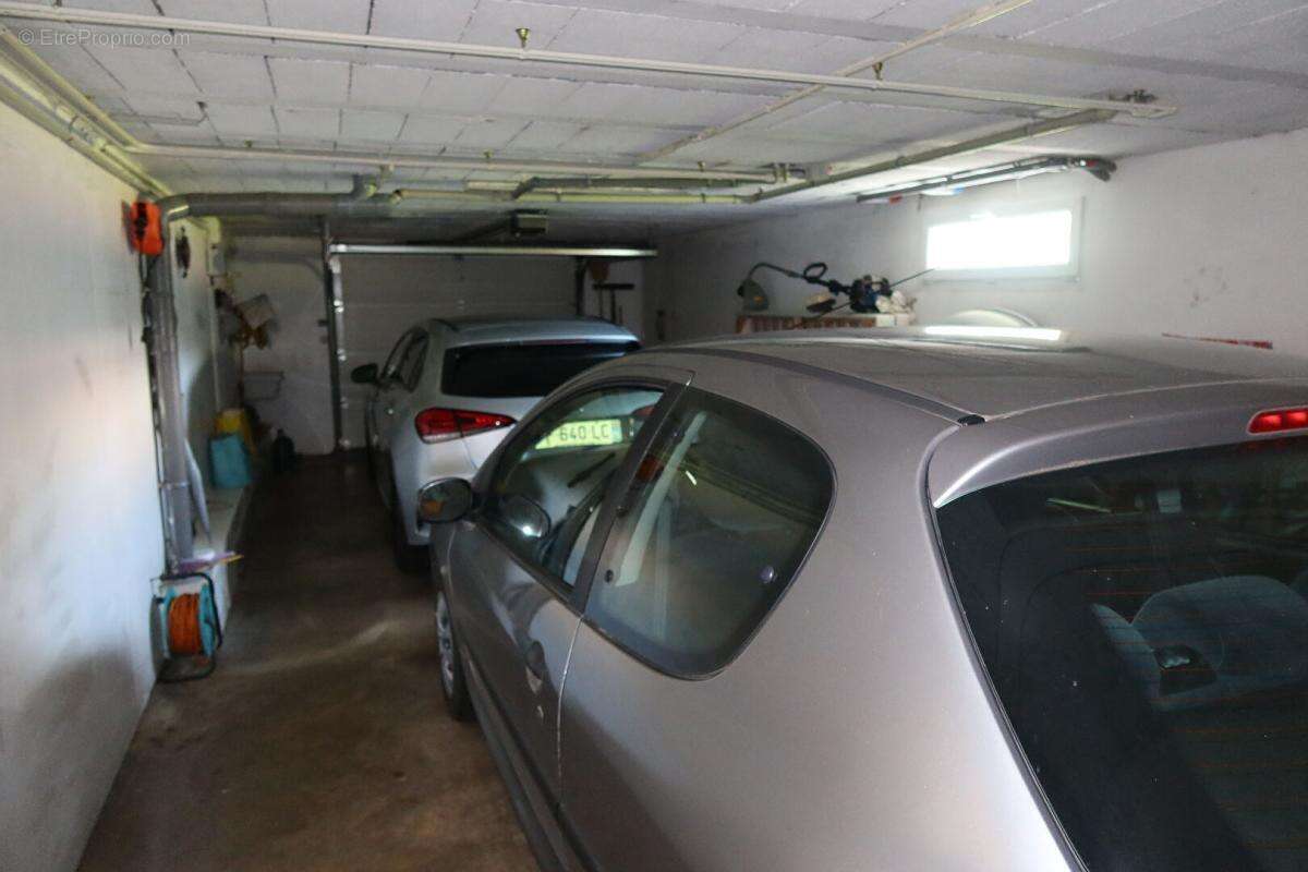 Maison à POUILLEY-LES-VIGNES