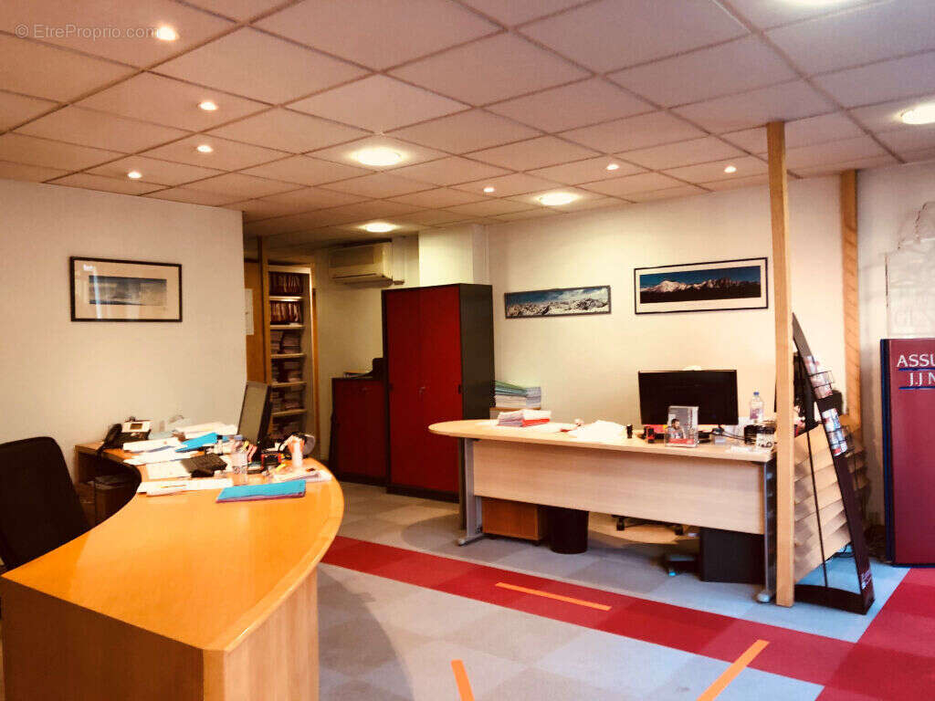 Commerce 98 m² à Pau  - photo 3