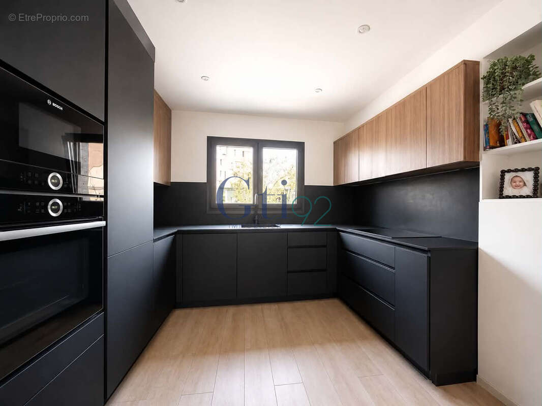Maison recente avec un agreable jardin de plain pied - nombreux rangements ! - photo 8