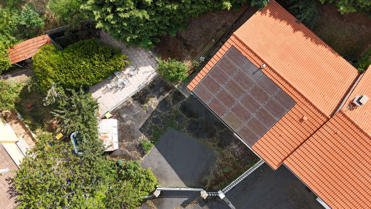 Maison T5 à fort potentiel avec jardin & panneaux solaires de 116m³ - photo 11