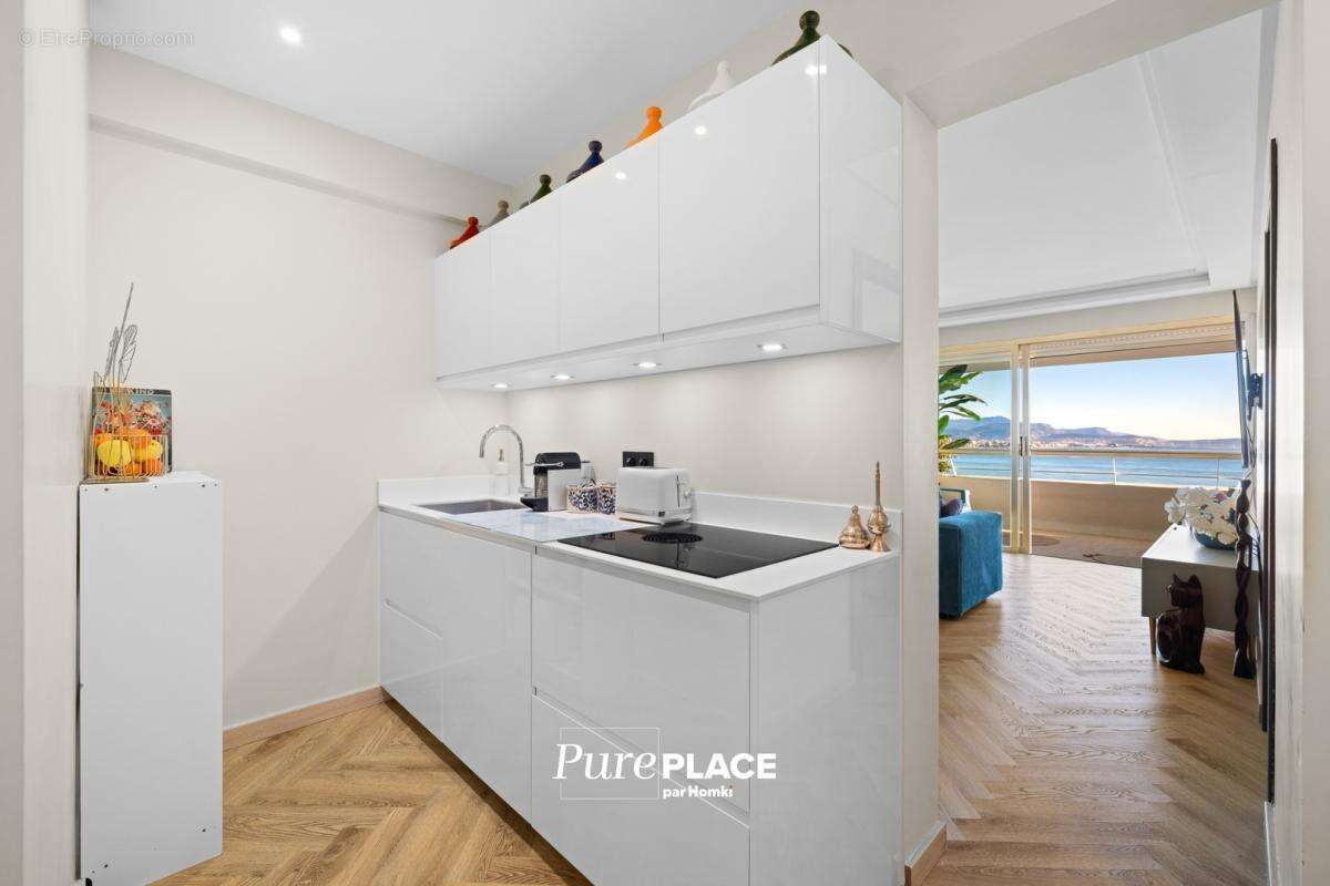 Appartement à VILLENEUVE-LOUBET
