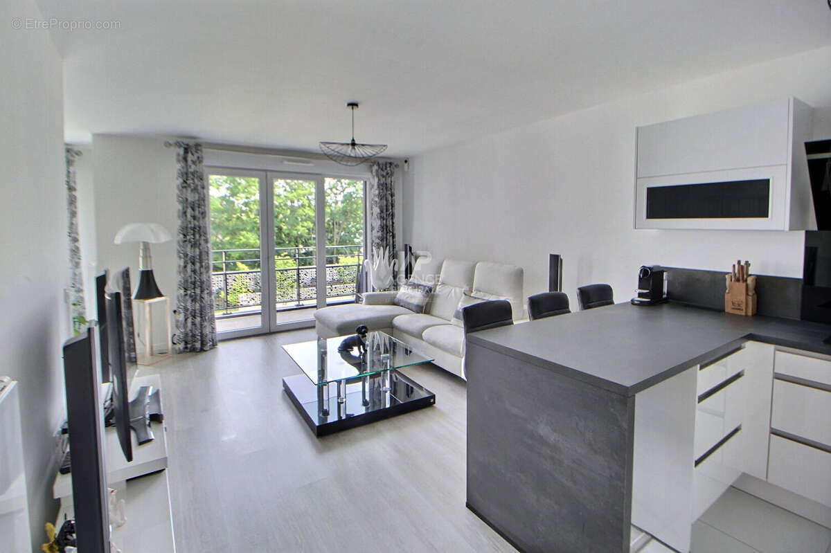 Appartement à VERNEUIL-SUR-SEINE