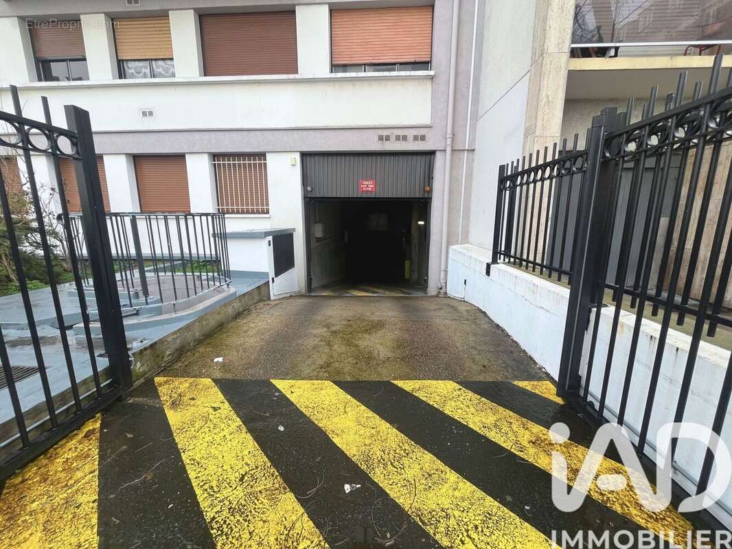 Photo 6 - Parking à PARIS-15E