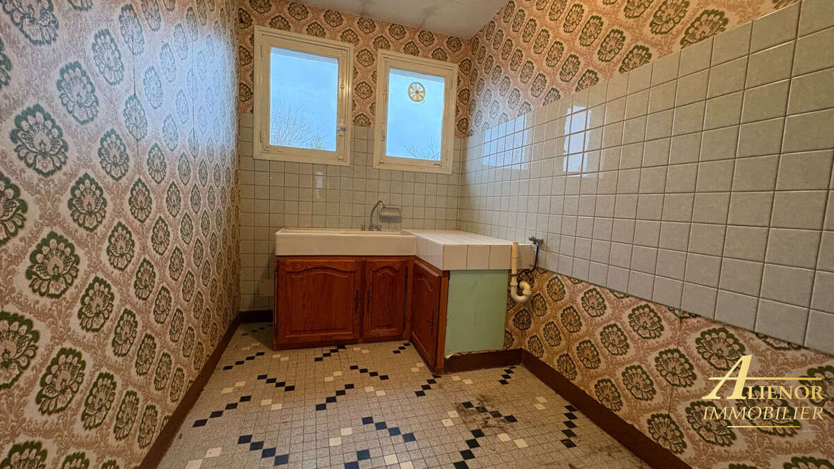 Maison à SAINT-LEON-SUR-L'ISLE