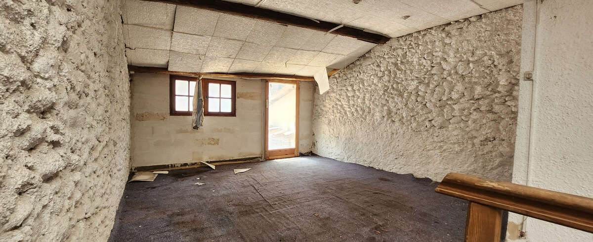Maison à LES MEES