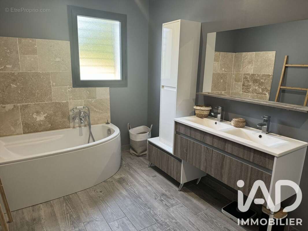 Maison 130 m² à Vauvert  - photo 6
