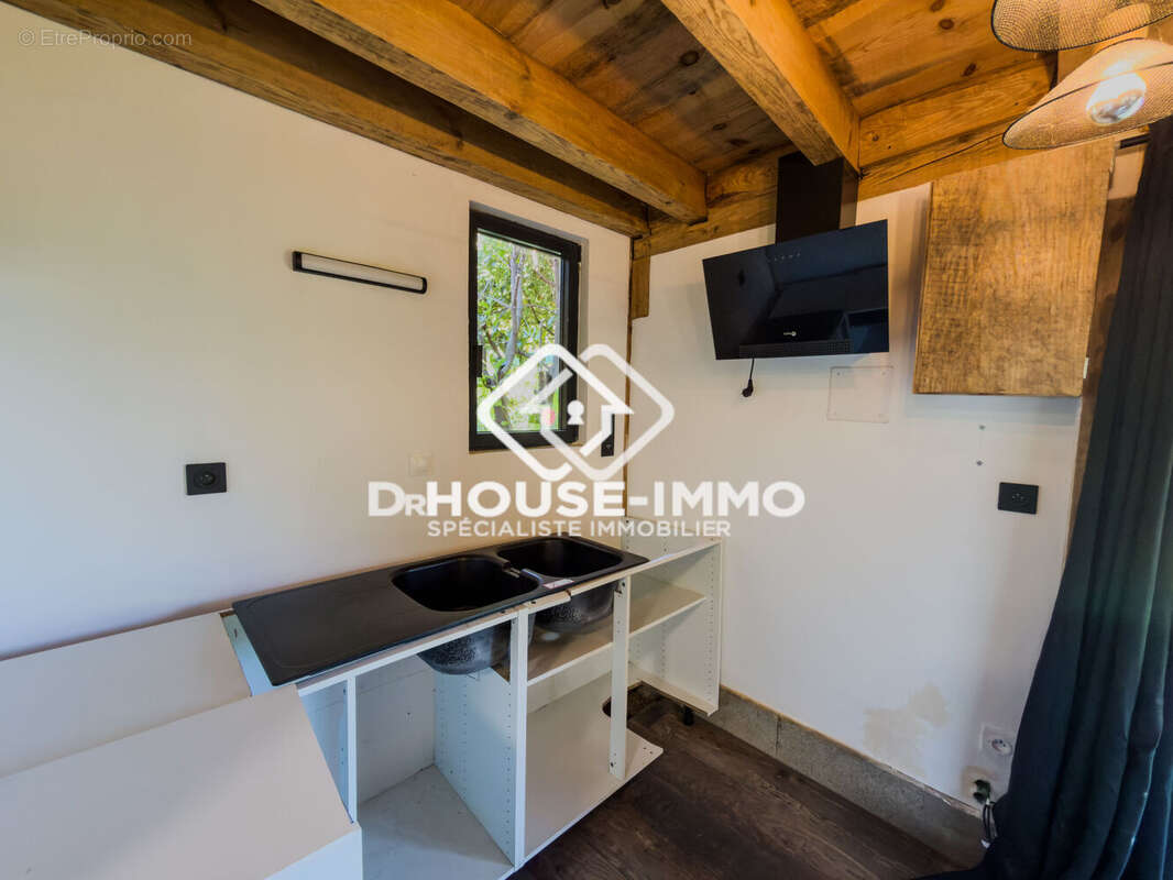 Maison à SAINT-VINCENT-DE-CONNEZAC