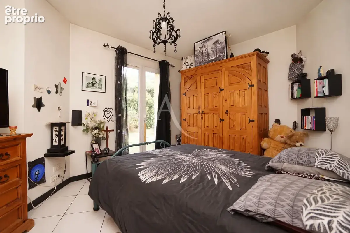 Proche Morlàas - Maison de plain-pied - 5 chambres - Terrain 1 820 m² - Carport - photo 4