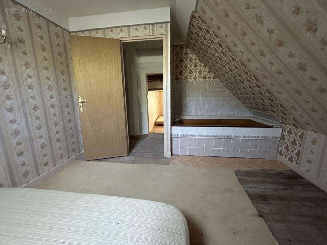 Maison à SAINT-SOZY