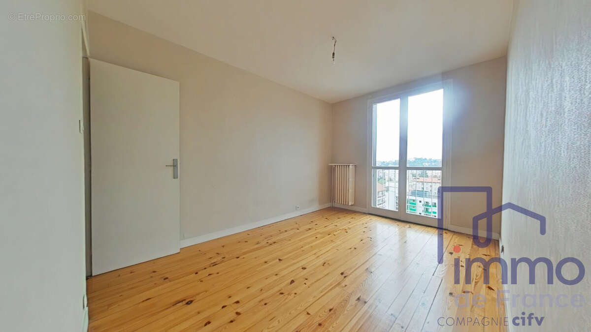 Appartement à SAINT-ETIENNE