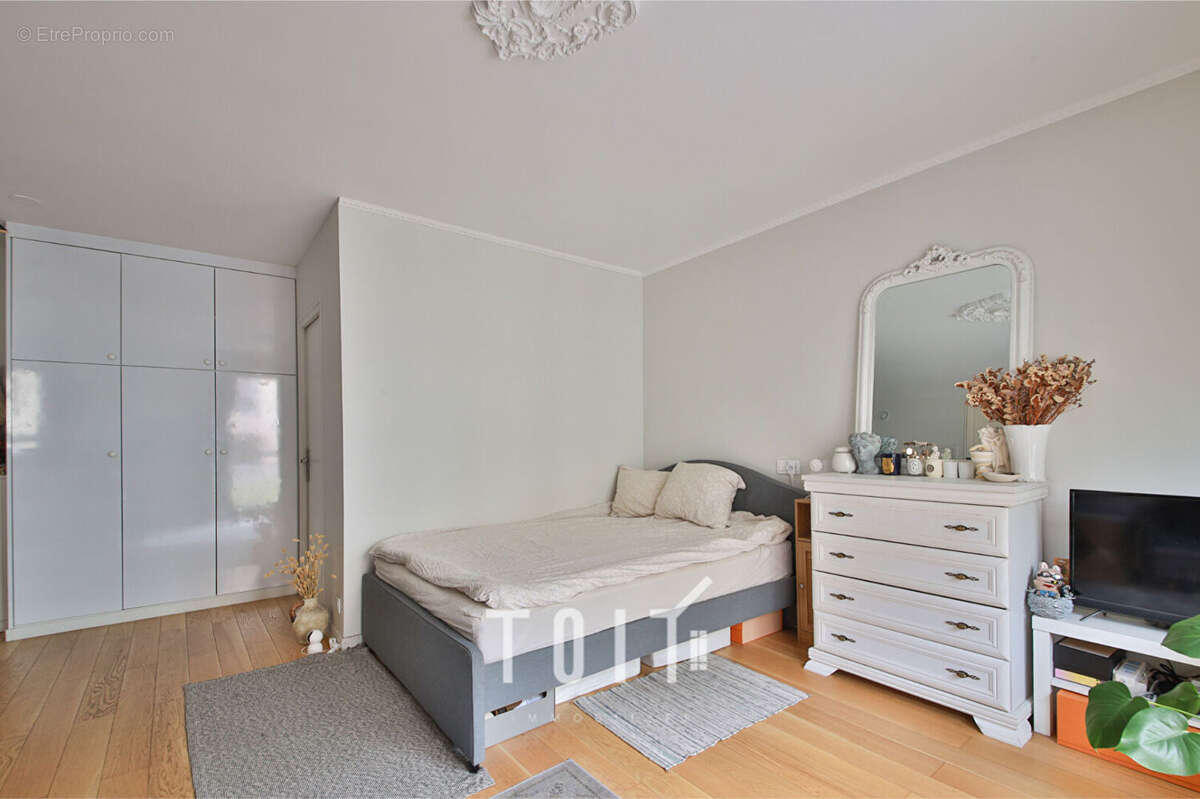 Appartement à PARIS-14E
