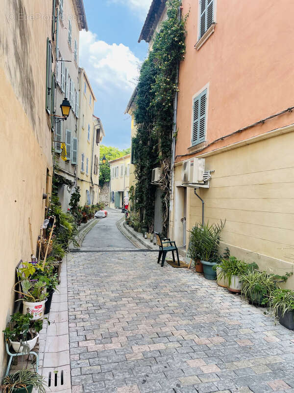 Appartement à LA VALETTE-DU-VAR