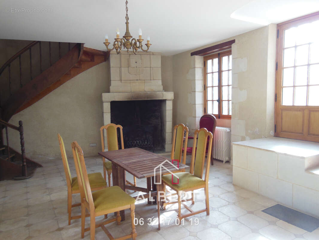 Maison à GENNES